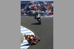 Nicky Hayden vor Miguel DuHamel