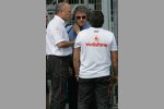 Ron Dennis (Teamchef) und Fernando Alonso (McLaren-Mercedes) 