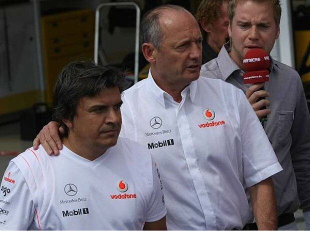 Ron Dennis und Fernando Alonsos Physiobetreuer