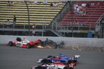 Der Unfall zwischen Helio Castroneves und Vitor Meira