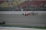 Der Unfall zwischen Helio Castroneves und Vitor Meira