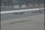 Dario Franchitti verhakt sich bei Tempo 350 mit Dan Wheldon und kommt quer