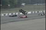 Dario Franchitti kopfüber in der Luft
