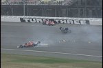 Unten Dixon, oben Wheldon, in der Mitte das Franchitti-Wrack