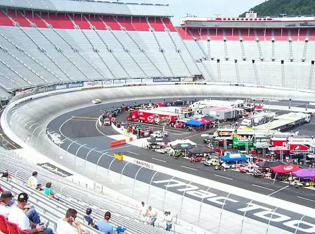Bristol Motor Speedway Titel-Bild zur News: Bristol Motor Speedway