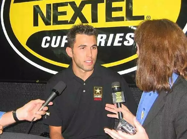 Aric Almirola Titel-Bild zur News: Aric Almirola