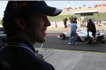 WTCC-Fahrer Felix Porteiro (BMW Team Italy-Spain) schaut der Formel BMW zu