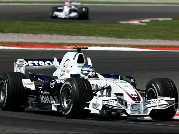 Nick Heidfeld vor Robert Kubica Titel-Bild zur News: Nick Heidfeld vor Robert Kubica