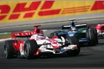 Takuma Sato (Super Aguri) und Rubens Barrichello (Honda F1 Team) 