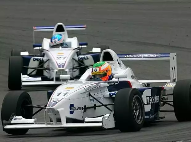 Jens Klingmann vor Adrien Tambay Titel-Bild zur News: Jens Klingmann vor Adrien Tambay