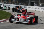  Helio Castroneves vor Dario Franchitti und Tony Kanaan