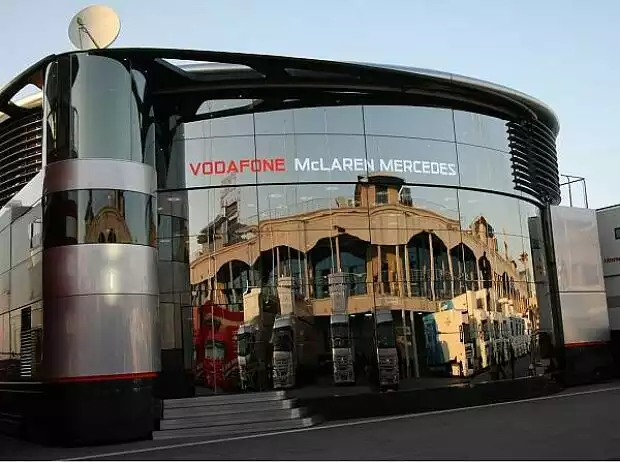 Motorhome von McLaren-Mercedes Titel-Bild zur News: Motorhome von McLaren-Mercedes