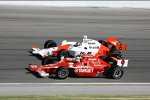  Scott Dixon vor Sam Hornish Jun.