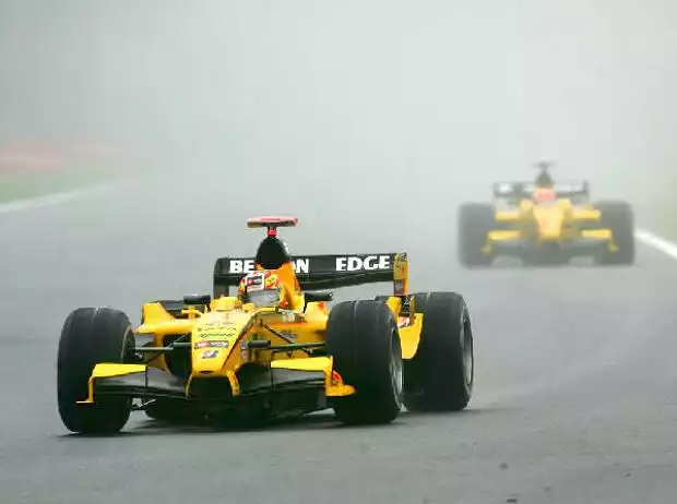 Tiago Monteiro vor Narain Karthikeyan Titel-Bild zur News: Tiago Monteiro vor Narain Karthikeyan