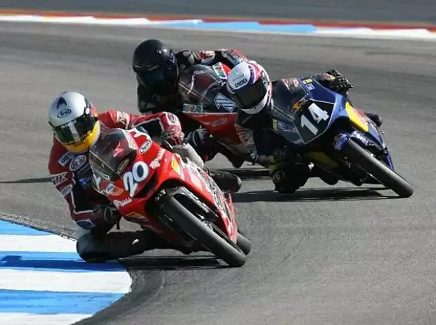 Titel-Bild zur News: Georg Fröhlich vor Jonas Folger und Robin Lässer