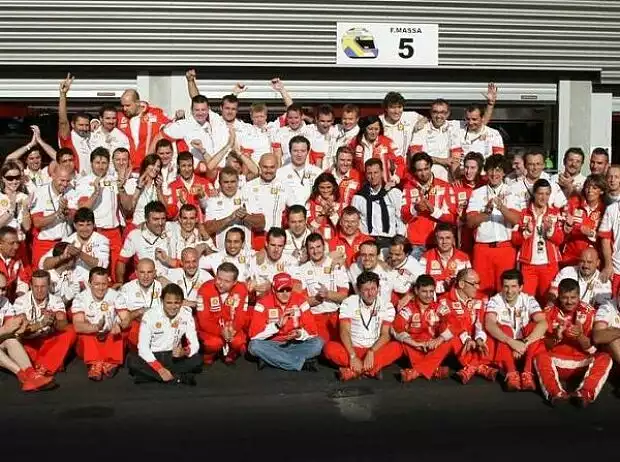 Ferrari-Team Titel-Bild zur News: Ferrari-Team