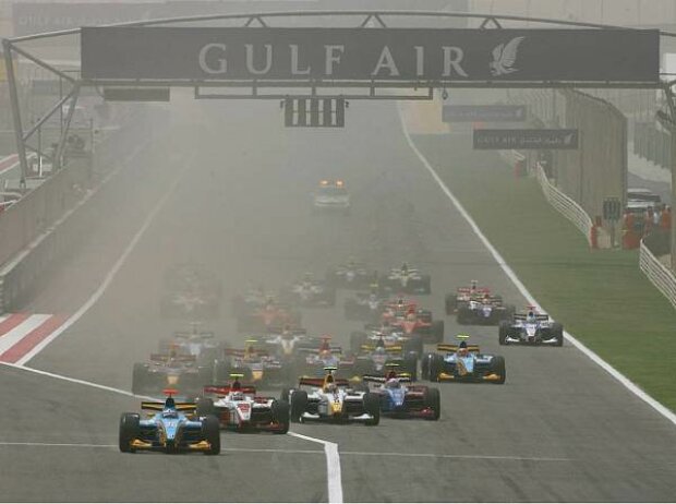 Titel-Bild zur News: GP2 Start Bahrain