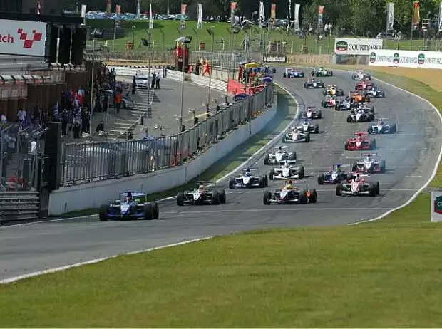 Start in Brands Hatch 2007 Titel-Bild zur News: Start in Brands Hatch 2007