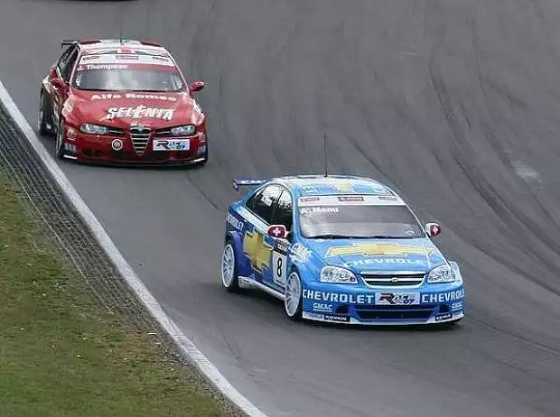 Alain Menu vor James Thompson Titel-Bild zur News: Alain Menu vor James Thompson