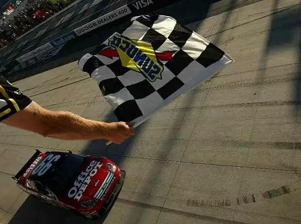 Carl Edwards Titel-Bild zur News: Carl Edwards