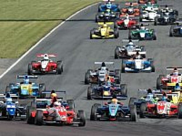 Titel-Bild zur News: Formel Renault NEC