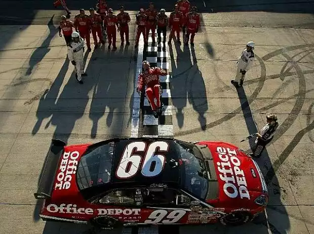 Carl Edwards Titel-Bild zur News: Carl Edwards
