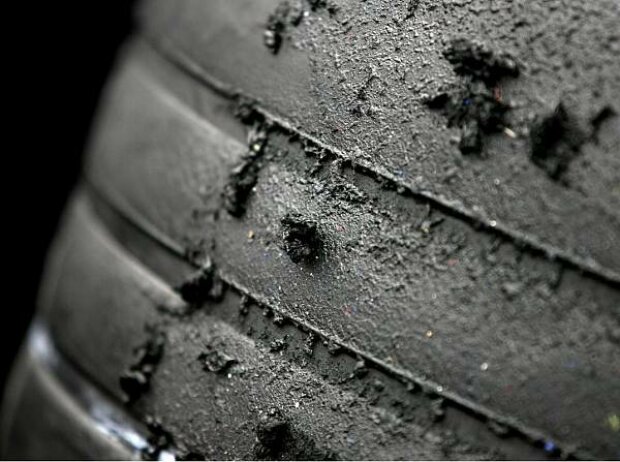 Bridgestone-Reifen mit Graining Bridgestone-Reifen mit Graining