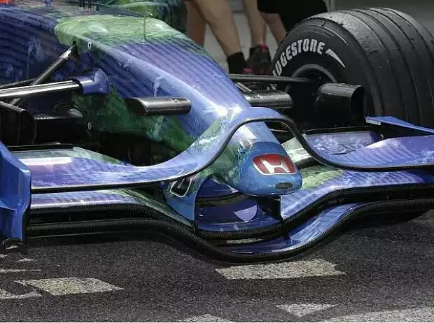 Honda-Frontflügel Titel-Bild zur News: Honda-Frontflügel