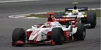 Kazuki Nakajima vor Giorgio Pantano