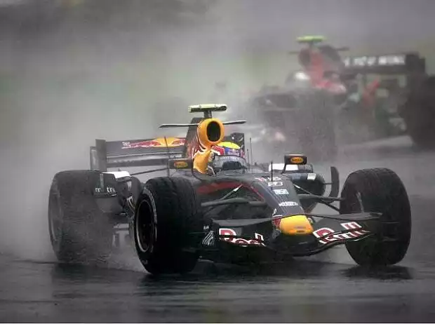 Mark Webber vor Sebastian Vettel Titel-Bild zur News: Mark Webber vor Sebastian Vettel