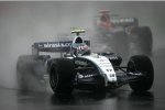 Alexander Wurz (Williams) vor Vitantonio Liuzzi (Toro Rosso) 