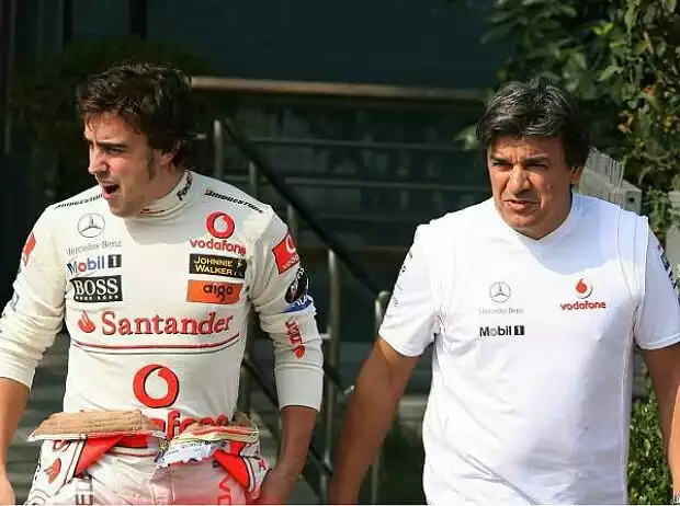 Fernando Alonso mit Fabrizio Borra Titel-Bild zur News: Fernando Alonso mit Fabrizio Borra
