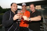 Colin Kolles (Teamchef), Adrian Sutil und Michiel Mol (Formel-1-Projektdirektor) (Spyker) 