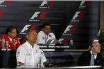 Oben: Jean Todt (Teamchef) (Ferrari) und Mario Theissen (BMW Motorsport Direktor) (BMW Sauber F1 Team); unten: Ron Dennis (Teamchef) (McLaren-Mercedes) und Frank Williams (Teamchef) (Williams)