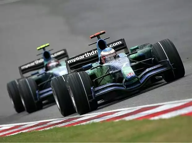 Jenson Button vor Rubens Barrichello Titel-Bild zur News: Jenson Button vor Rubens Barrichello