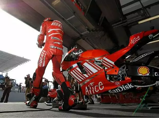 Casey Stoner Titel-Bild zur News: Casey Stoner