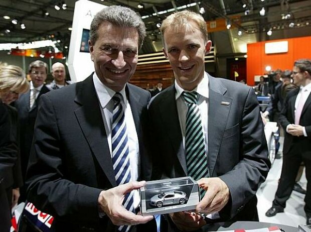 Titel-Bild zur News: Günther Oettinger mit Mattias Ekström
