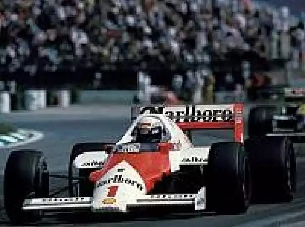 Titel-Bild zur News: Alain Prost vor Nigel Mansell