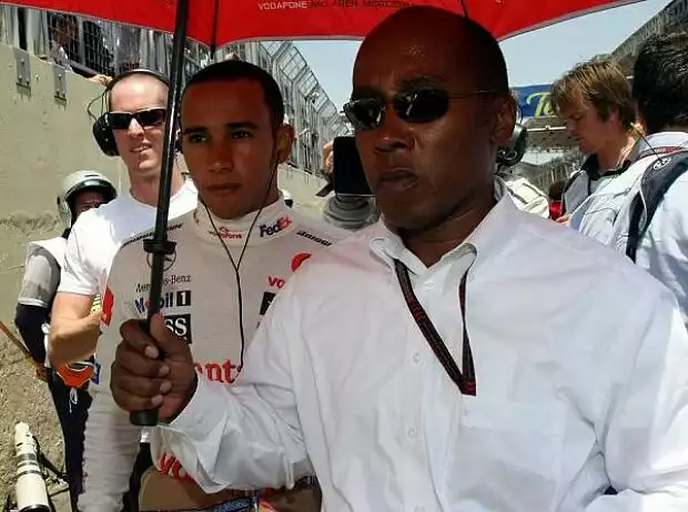 Titel-Bild zur News: Lewis und Anthony Hamilton