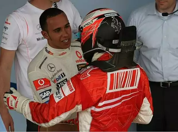 Lewis Hamilton und Kimi Räikkönen Titel-Bild zur News: Lewis Hamilton und Kimi Räikkönen