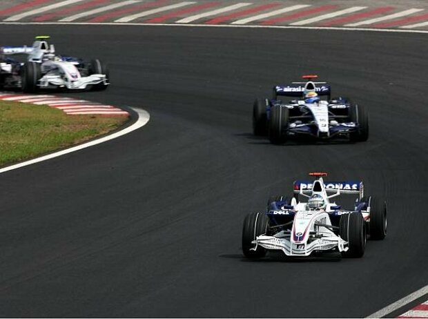 Nick Heidfeld vor Nico Rosberg und Robert Kubica Nick Heidfeld vor Nico Rosberg und Robert Kubica