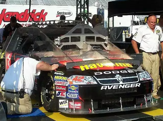 NASCAR Inspektion am CoT Titel-Bild zur News: NASCAR Inspektion am CoT