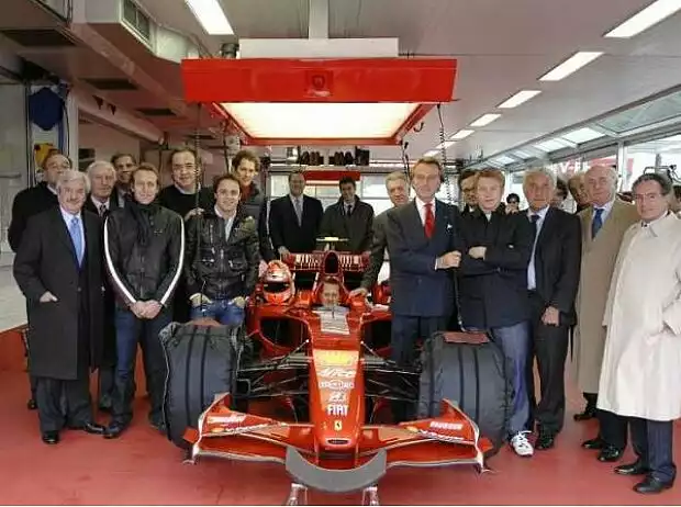 Titel-Bild zur News: Ferrari-Team