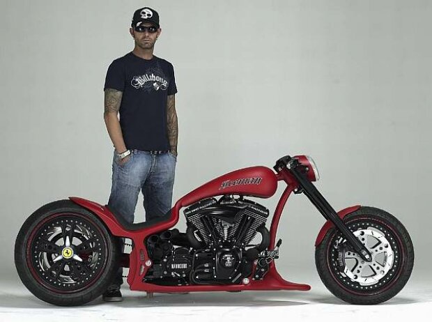 Marcus Walz mit Kimi Räikkönens Motorrad Marcus Walz mit Kimi Räikkönens Motorrad