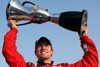 Bild zum Inhalt: Edwards feiert seinen ersten großen NASCAR-Titel