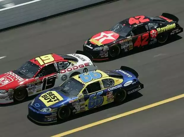 Elliott Sadler Jeff Green Juan Pablo Montoya Titel-Bild zur News: Elliott Sadler Jeff Green Juan Pablo Montoya