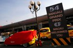 Die Autos von Seat im Paddock