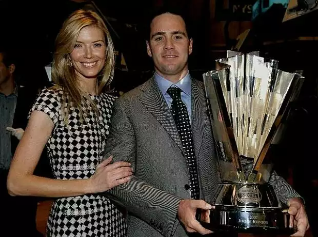 Chandra und Jimmie Johnson Titel-Bild zur News: Chandra und Jimmie Johnson