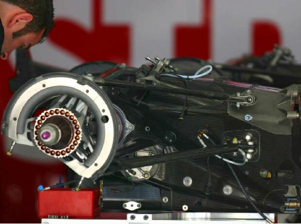 Titel-Bild zur News: Honda-RA106-Getriebe