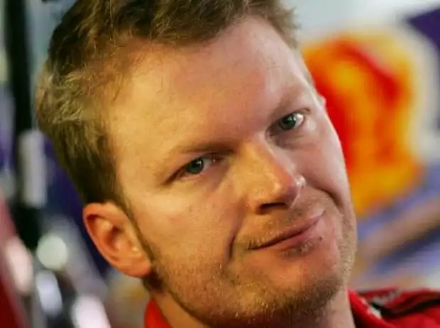 Titel-Bild zur News: Dale Earnhardt Jr.